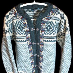Dale Norwegian hand knit Cardigan with Pewter closures - Vintage
